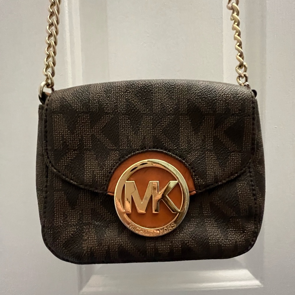 Michale Kors Cross Body purse